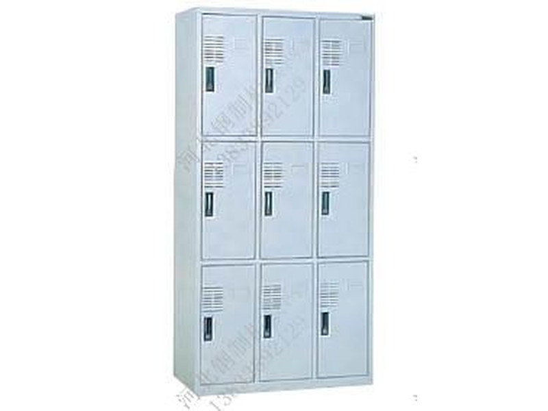 九門(mén)鐵皮更衣箱